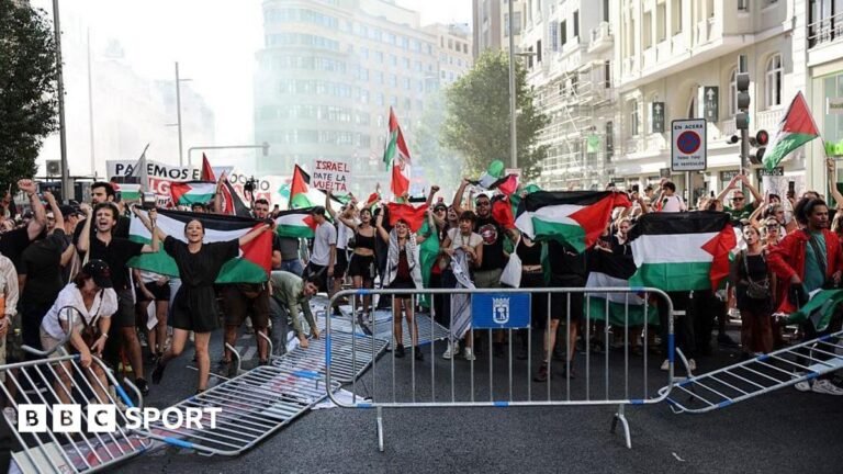 Vuelta A Espana: المرحلة النهائية مهجورة بسبب الاحتجاجات المؤيدة للفلسطينيين في مدريد