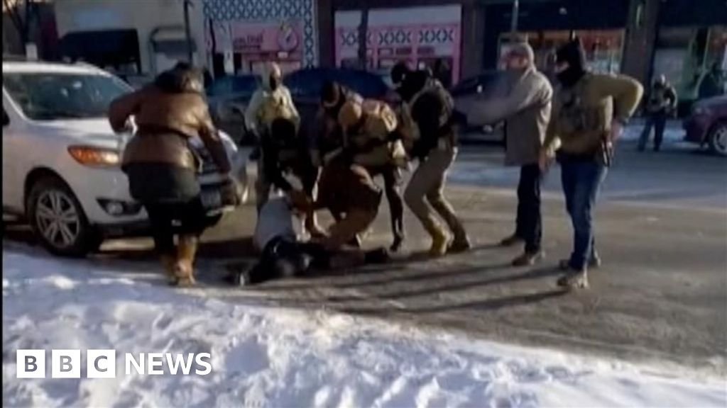 يُظهر الفيديو لحظات حول إطلاق النار المميت في مينيابوليس